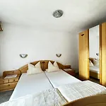 Haus Luxer 아파트