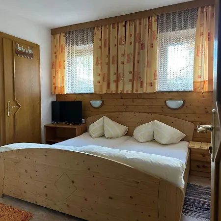 Haus Luxer * اوفاش